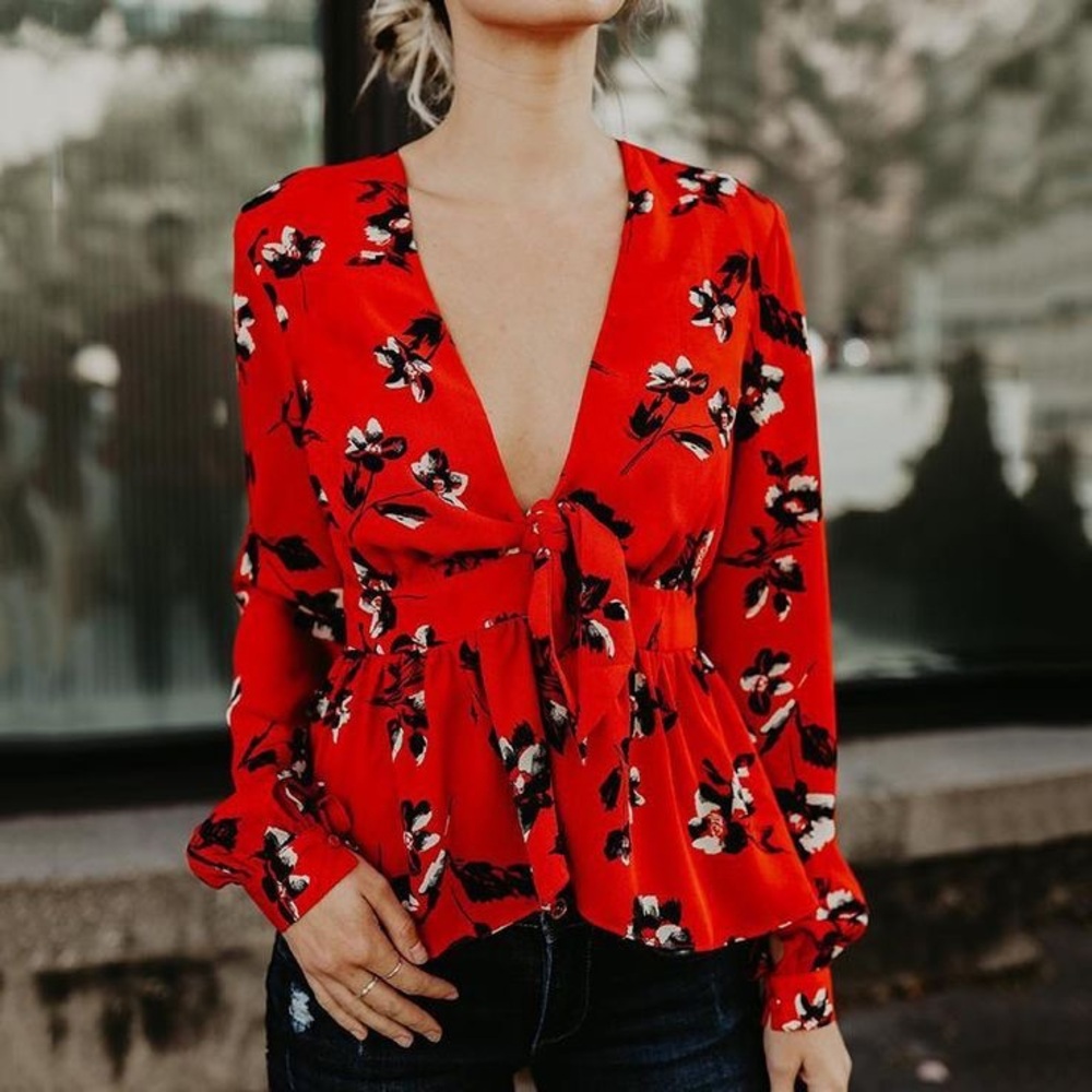 Therapy Stores Red Floral Peasant Top Bow Tie Peplum NWT Size Medium Romantic